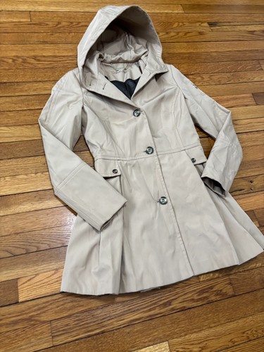Trench donna Calvin Klein taglia XS beige con cappuccio bottoni plissettato svasato - Foto 2 di 9