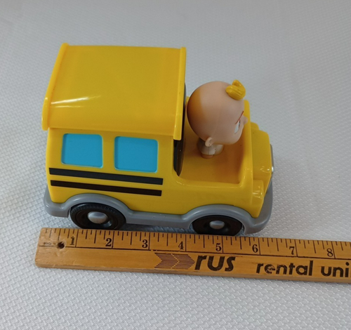 CoComelon Musical Yellow School Bus Plays Wheels on the Bus & 9 Figures + Car - Bild 20 von 21
