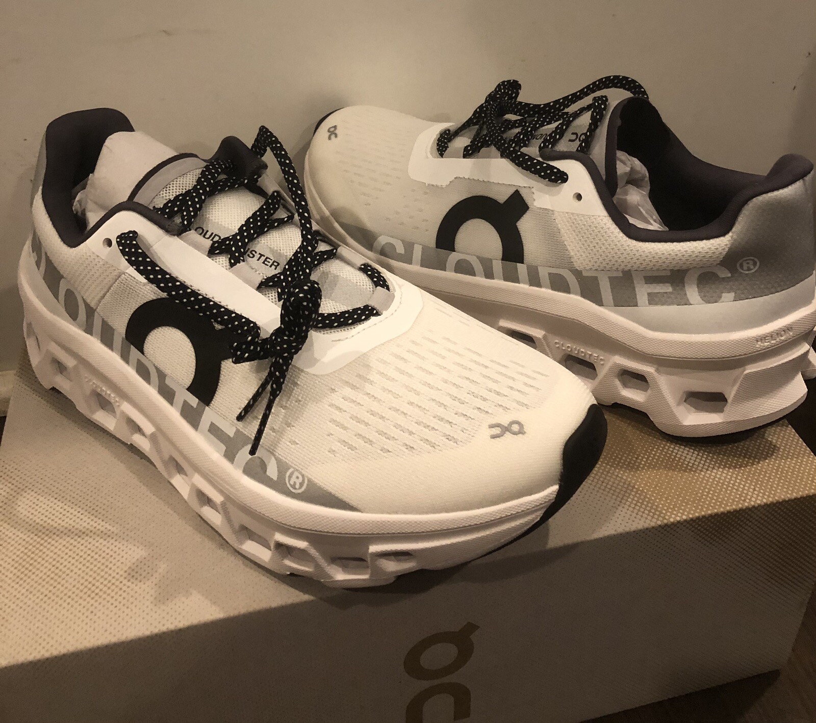 QC Shoes Women Cloudmonster Size 9 eBay