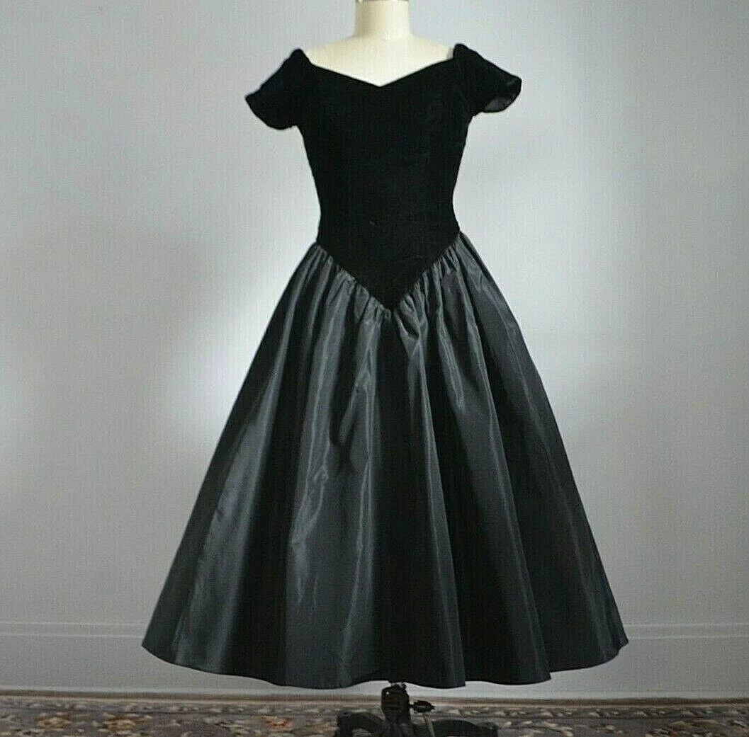 VINTAGE BLACK VELVET & TAFFETA COCKTAIL DRESS with FULL SKIRT &  TULLE SLIP