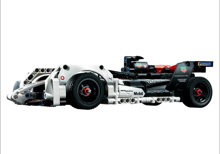 LEGO TECHNIC Formula E Porsche 99X Electric #42137 Race Car