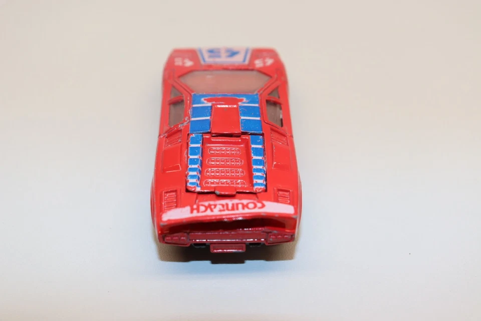 De colección Welly Lamborghini Countach Rojo Tomica copia China Foto 3 de 4