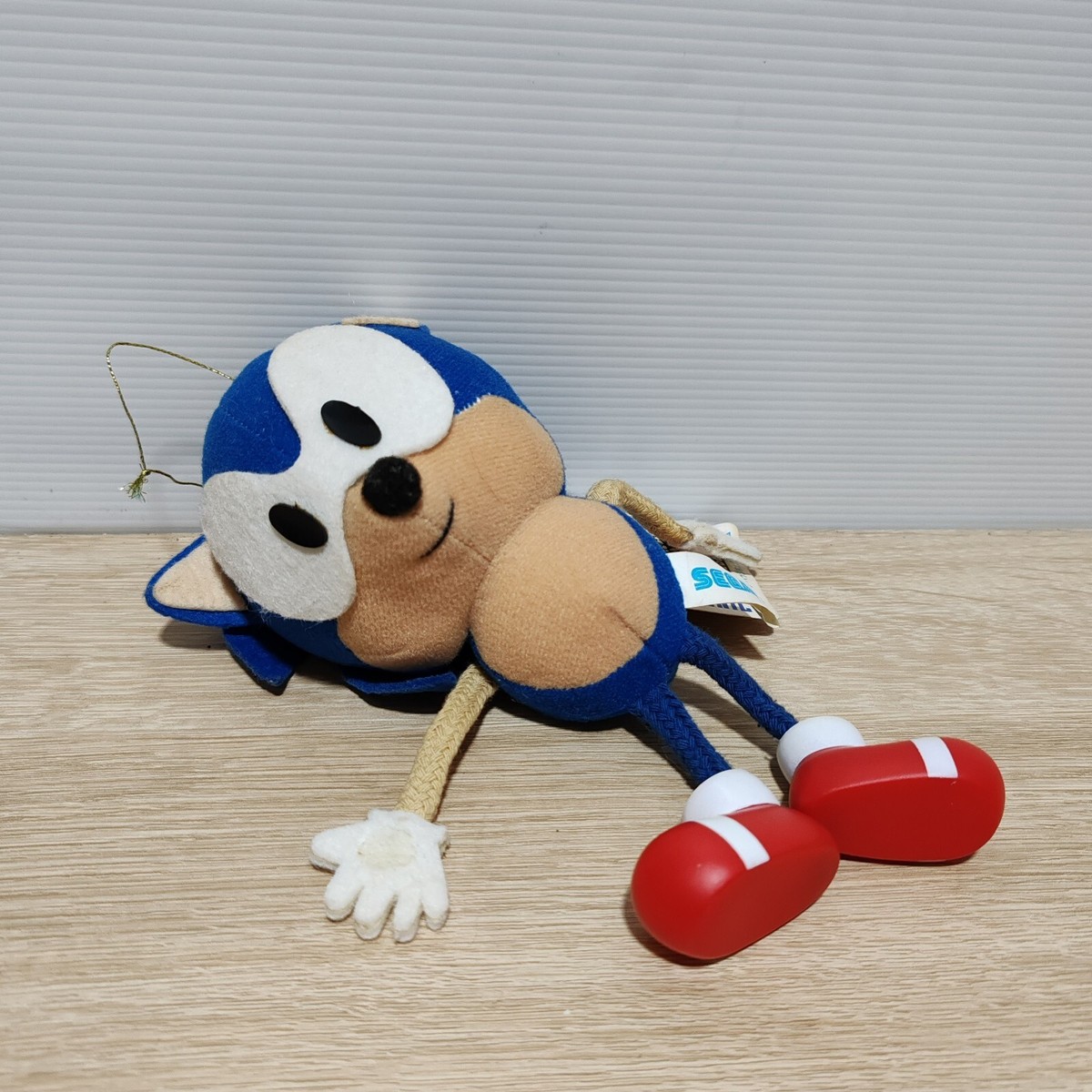Sonic the Hedgehog Stringy SEGA 1992 plastic shoes Plush Toy Doll