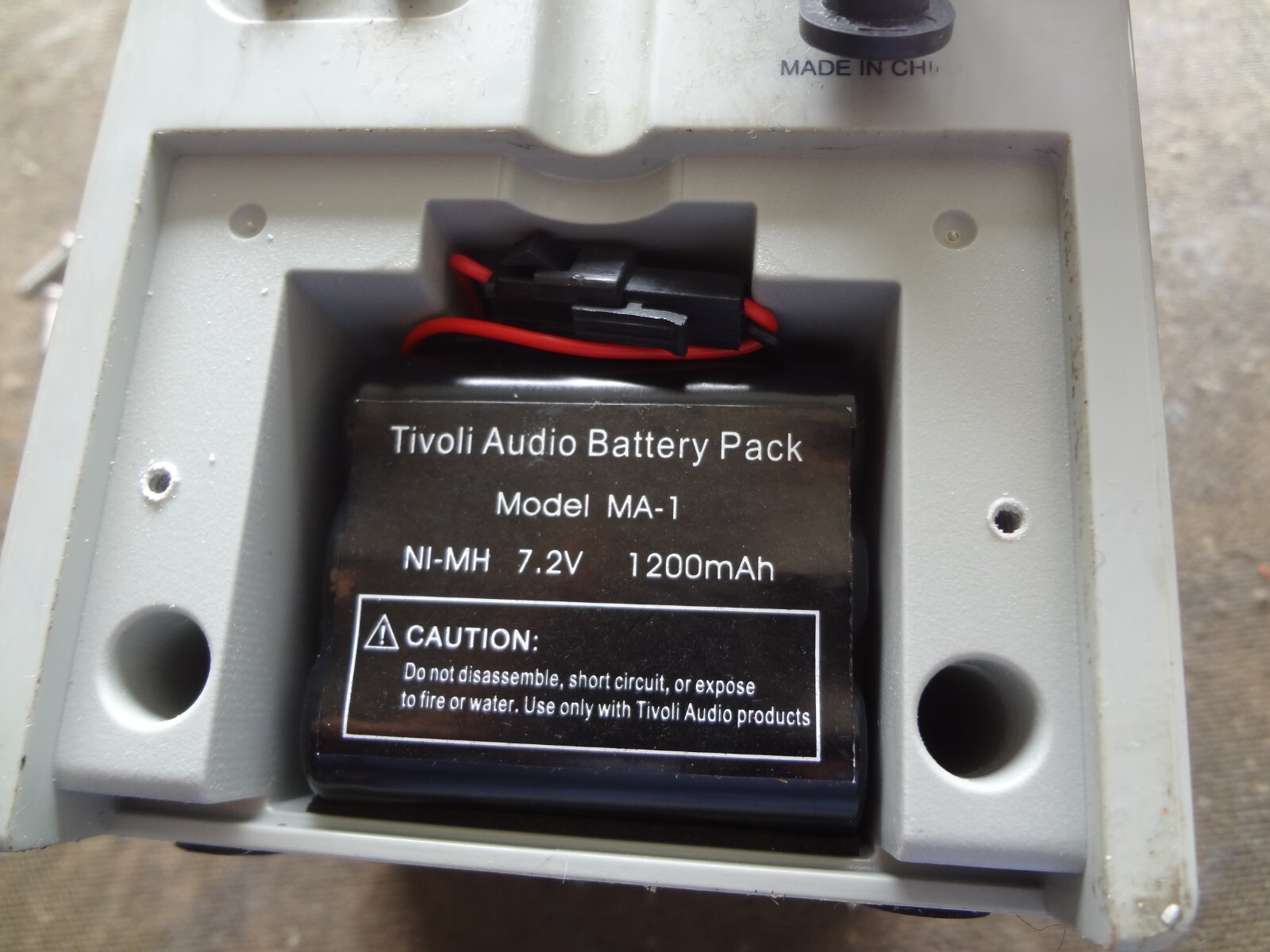 Henry Kloss Tivoli PAL AM/FM Compact Portable Radio