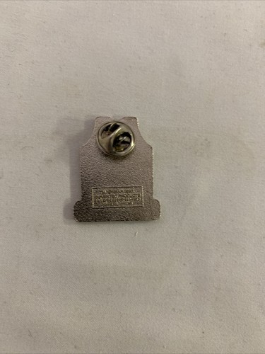 Vintage NBA 1996 David Robinson San Antonio Spurs Hat Lapel Pin - Picture 2 of 2