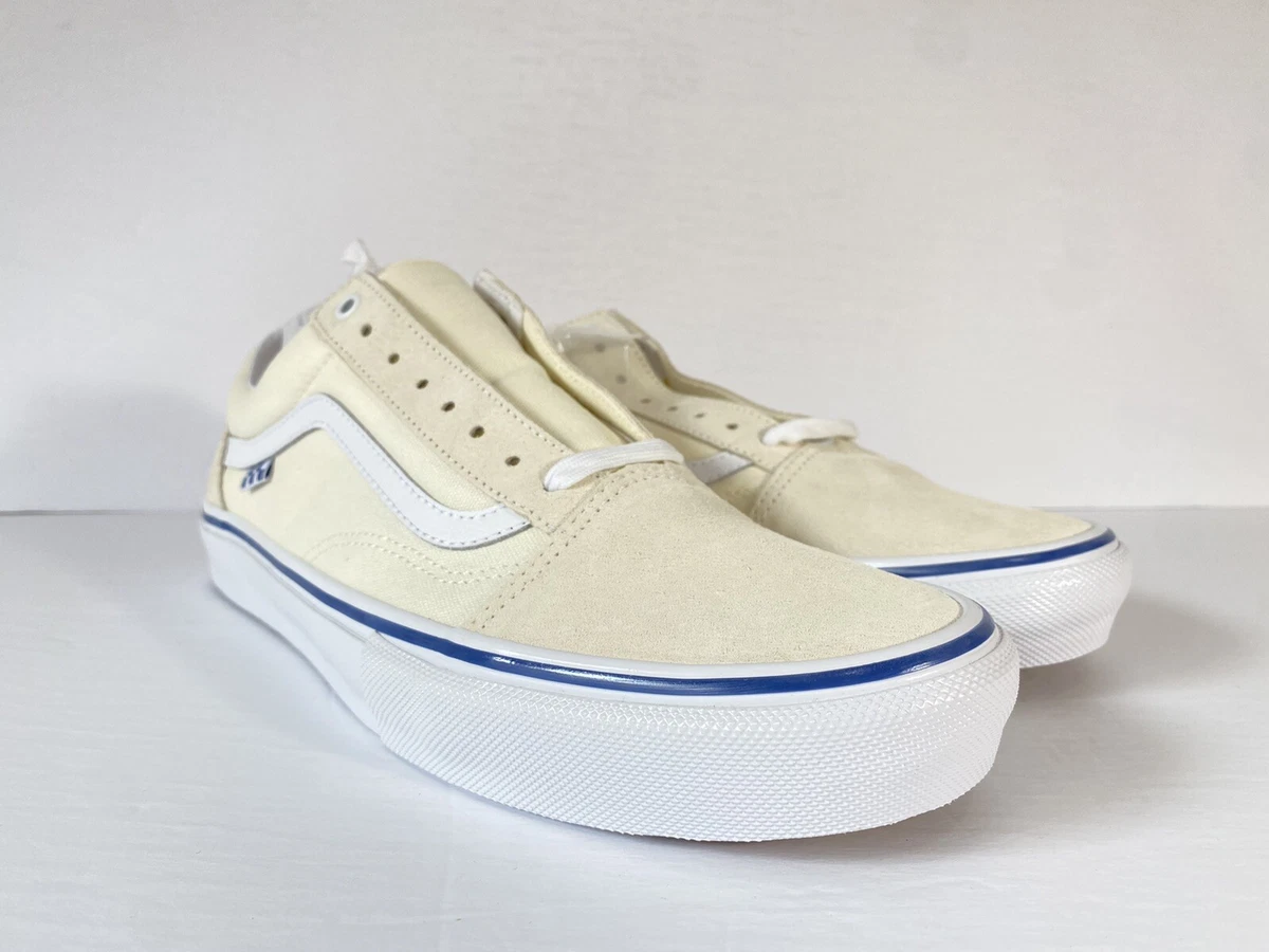 White shoes store like vans