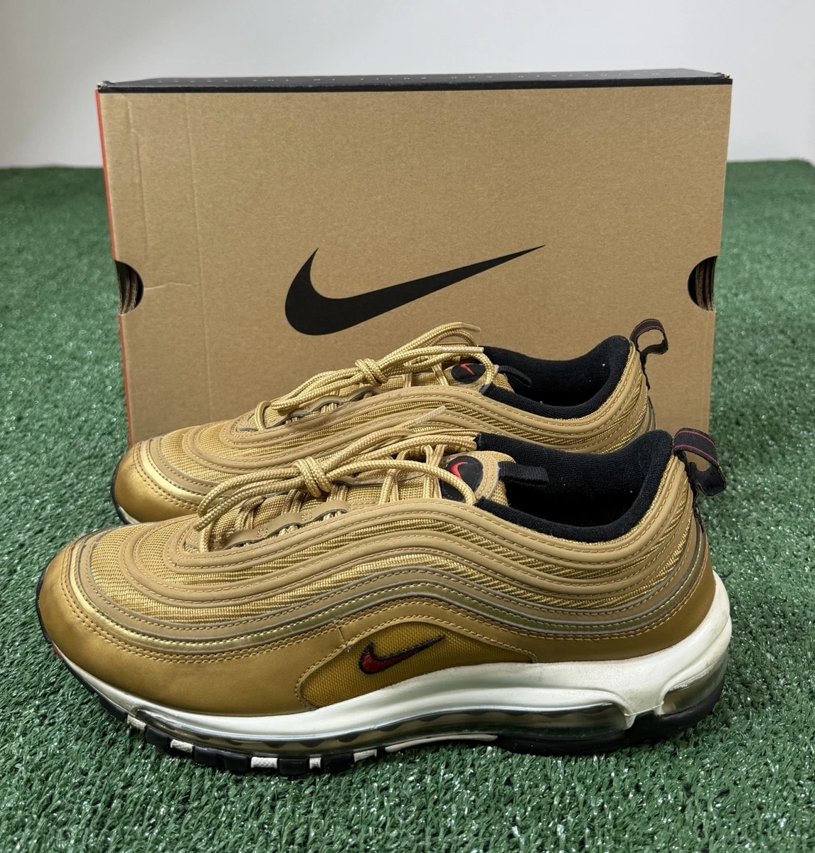 Preços baixos em Nike Air Max 97 Black Metallic Gold | eBay
