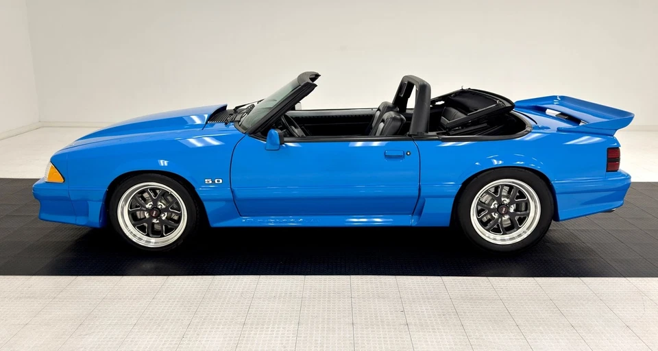 Ford Mustang GT 1988 convertible Foto 4 de 4