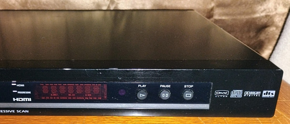 Yamaha DVD/CD Player Model DVD-S659 Tested & Working DVD Player