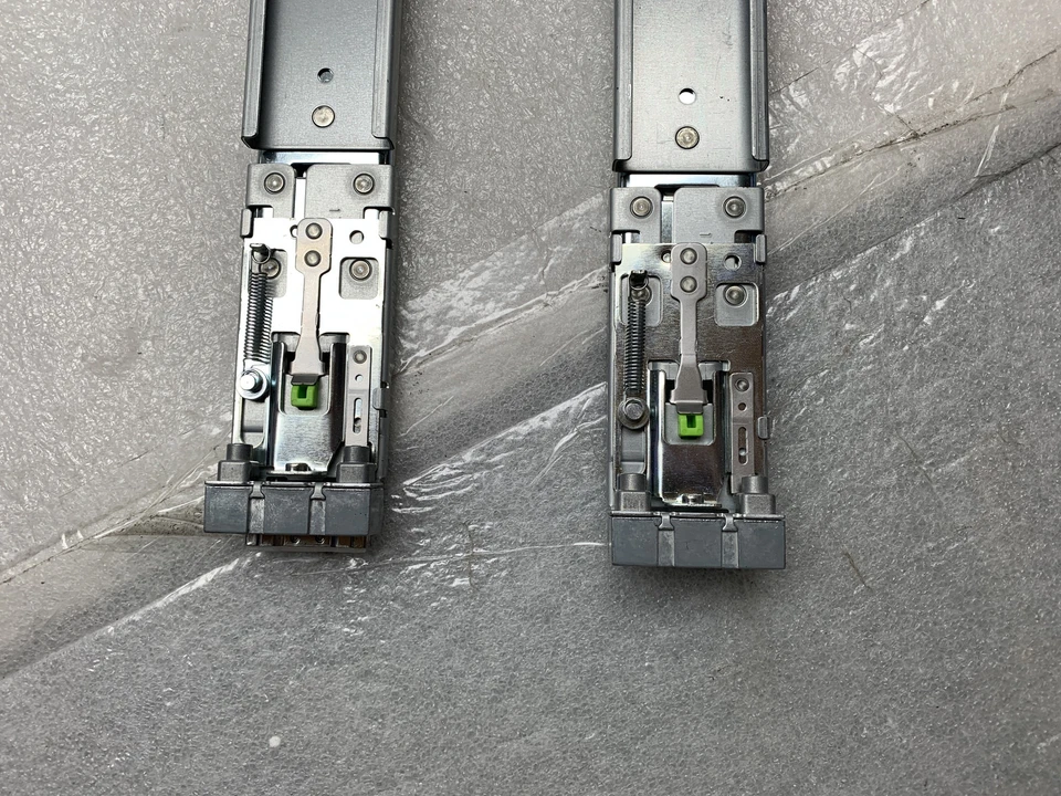 NEW CISCO 800-43376-02, Ball Bearing Server Rack Cabinet Rail Kit - Image 4 of 4