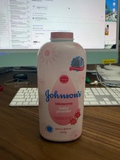Johnson  s Baby Powder Talc 500G Blossoms