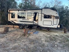 2025 RV MOMENTUM TOY HAULER 25G