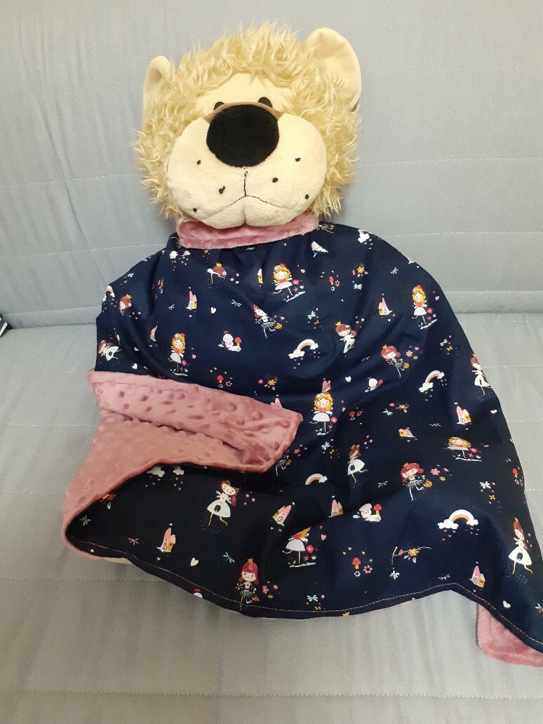 Poncho siège auto et poussette fait main en tissu espace et polaire rose
