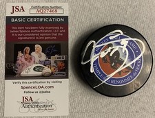 Joe Sakic Cards, Rookie Cards and Autographed Memorabilia Guide 39