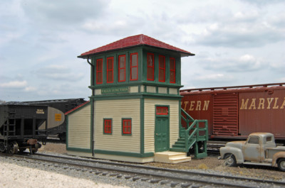 Bachmann #35113 Scene Scapes HO SCALE Falls Junction Switch Tower  BUILT UP NEW
