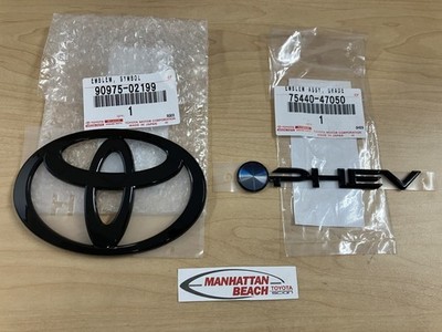 25-26 Prius Plug-In Hybrid Gloss Black Nightshade front logo & rear PHEV emblem