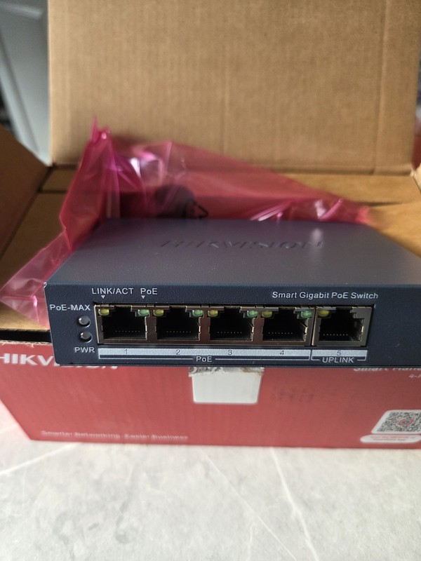 4 Port POE 10/100M Smart Managed Switch Hikvision