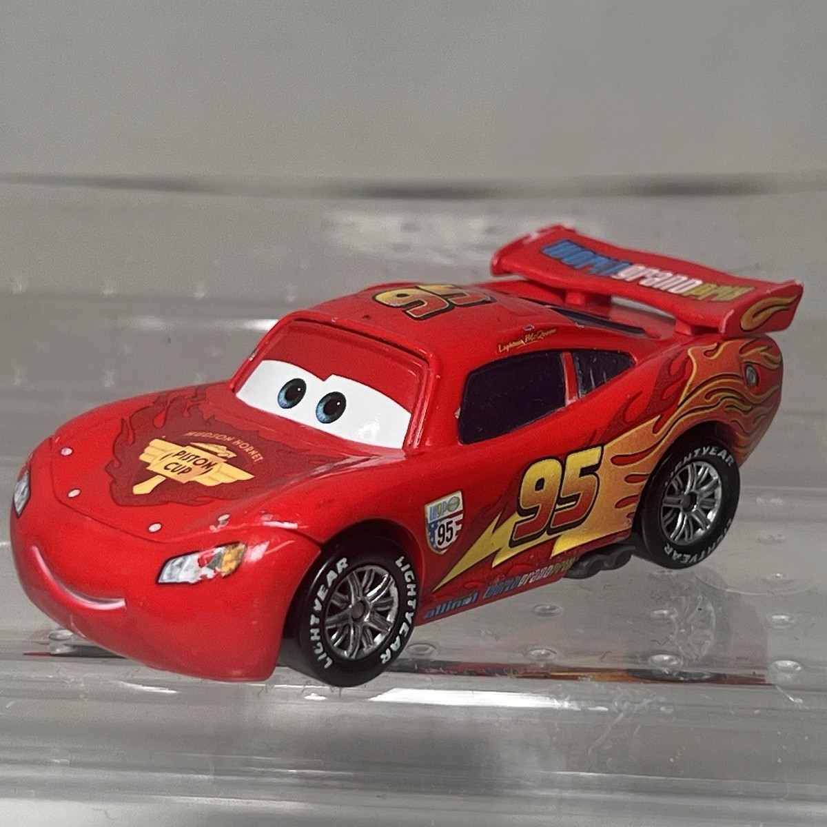 Disney Pixar Cars Original Lightning McQueen Piston Cup Diecast 1