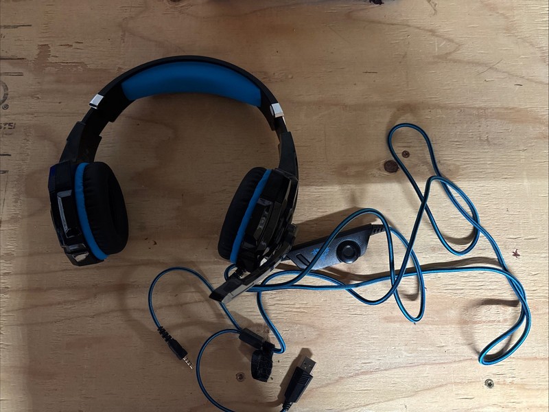 BENGOO G9000 Stereo  Gaming Headset - Blue And Black Color Gaming Headset