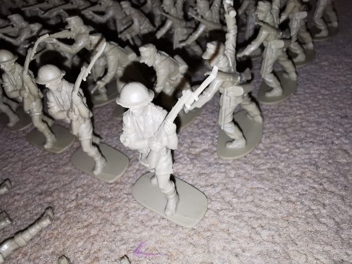 Airfix WW2 Mixed British Infantry & German Desert Corps 96 Unpainted Figures - Picture 11 of 13