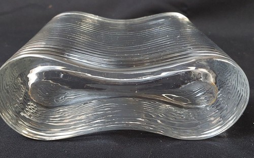 Elegant Glass Vase. Unique Design. Mahoning Vase. Very Heavy - Picture 3 of 7