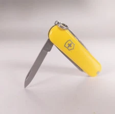 Victorinox Classic SD Swiss Army Knife 58mm Yellow