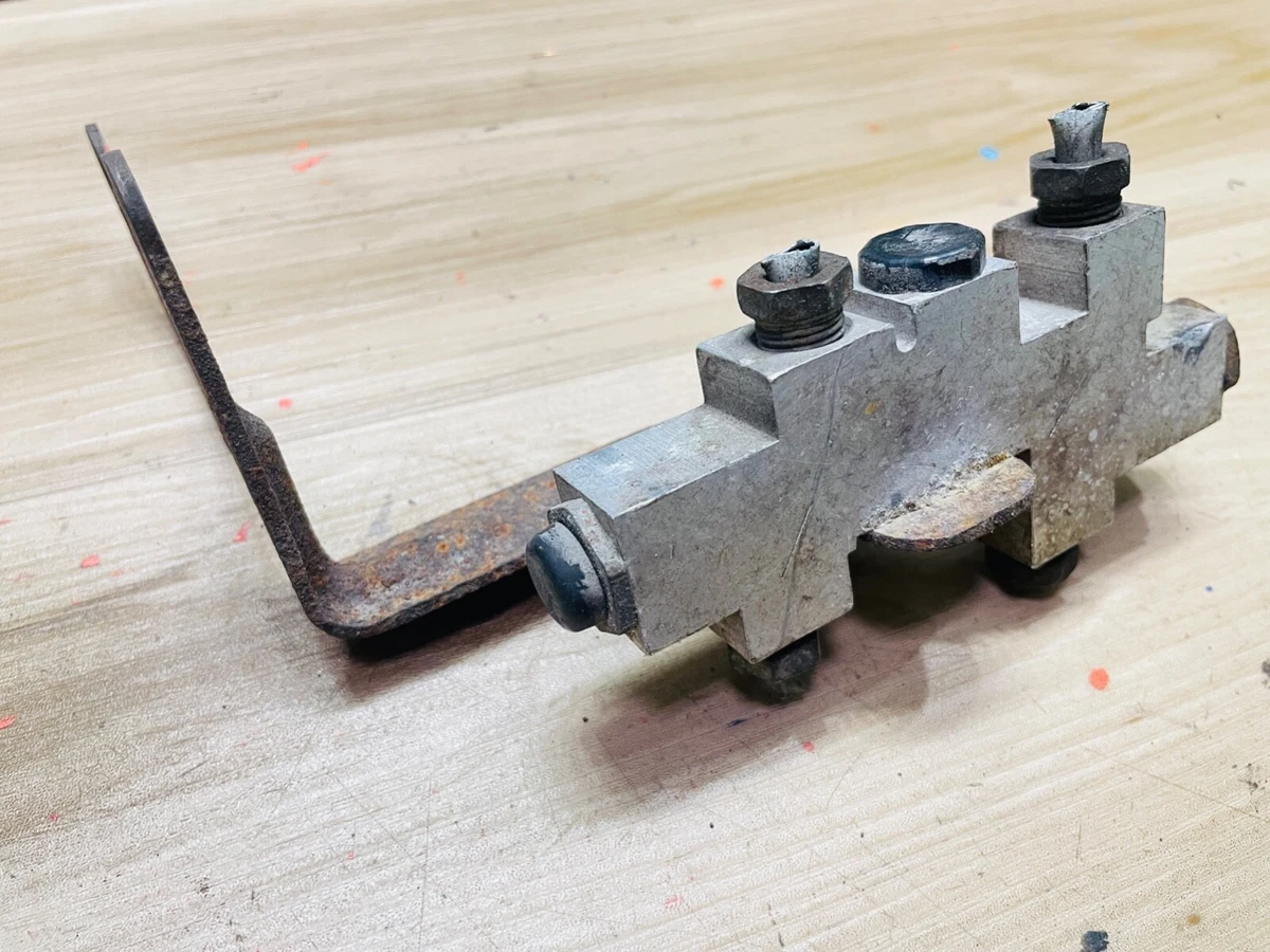 2000 - 2003 Sonoma s10 GM 15768819 Valve Brake Combination 