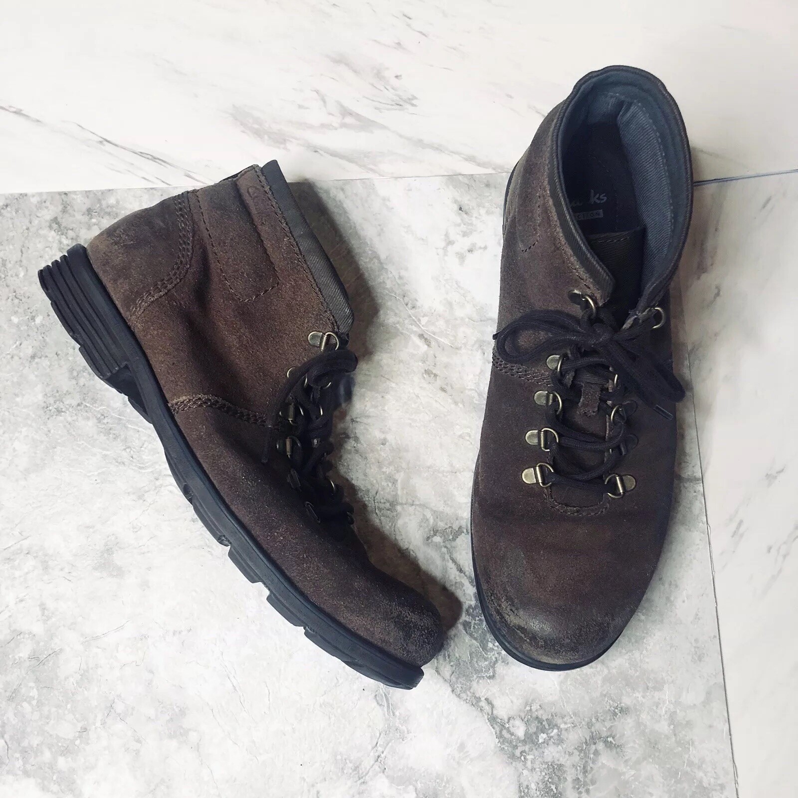 brown leather clarks