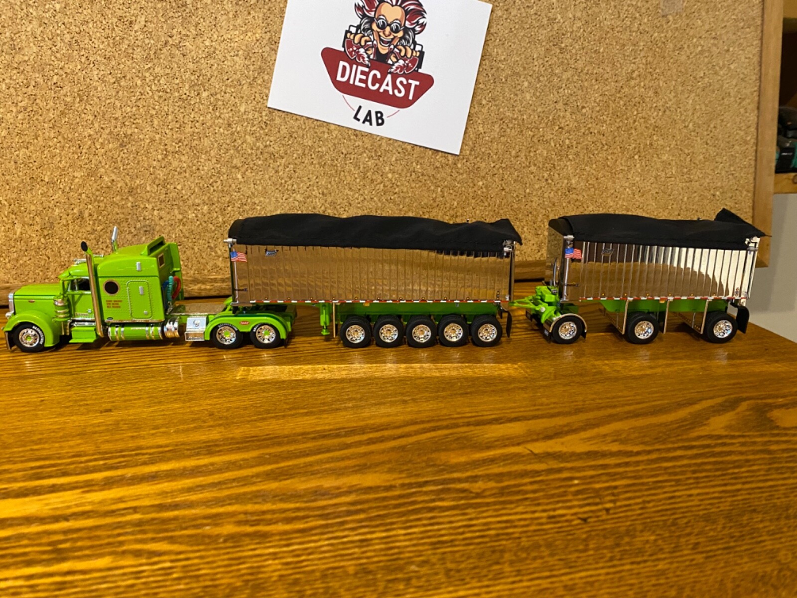 1/64 PETERBILT & MICHIGAN GRAVEL TRAINS