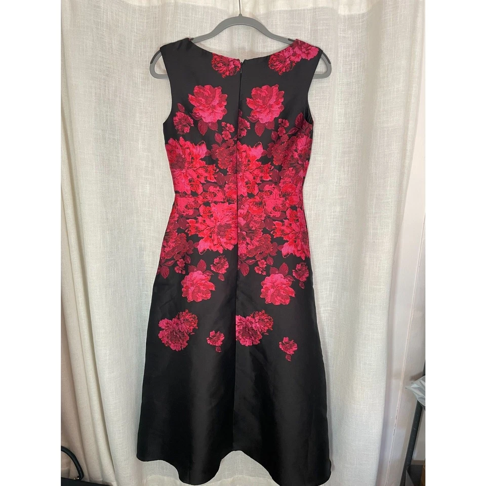 Vestido Anthropologie BHLDN Hope Satinado Negro Rojo Floral Vestido Línea A, Talla 4 Usado en Excelente Condición Foto 2 de 4