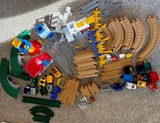 Huge Lot of Geo Trax, Misc roads, buildings, trains