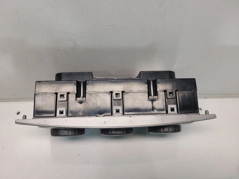 Subaru Forester 2004 control de temperatura - temperatura automática/mercado de Estados Unidos Foto 2 de 4