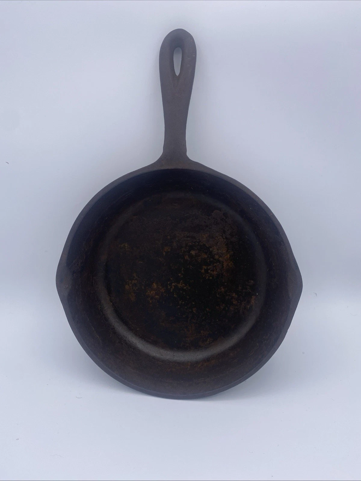VTG 8 1/8” CAST IRON SKILLET NO. 5 W/Heat Ring 2-Spout Made in USA