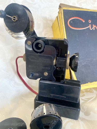 Projecteur Cinette Avec Boite Et Films - Foto 2 di 5