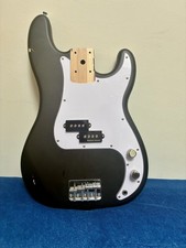 Squier Precision P Bass Body Seymour Duncan Quarter Pounders SPB-3. Bass guitar