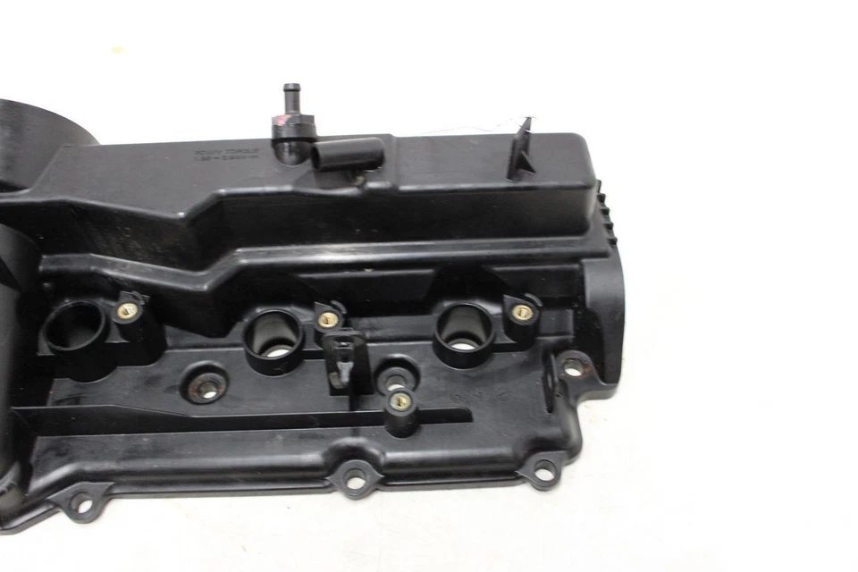 Cubierta de válvula Infiniti QX80 2016-2024 Foto 2 de 4