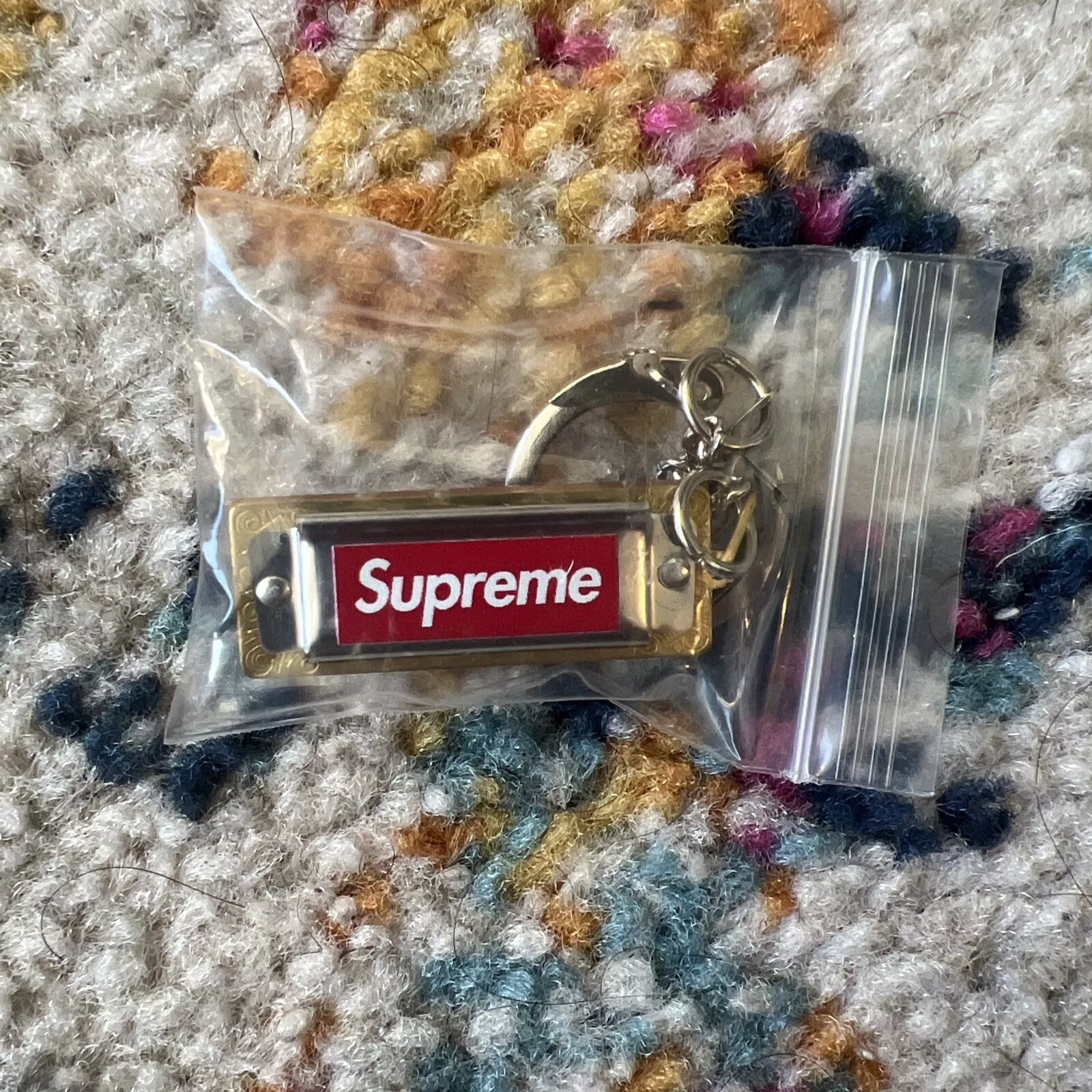 Porte clés Supreme Hohner Mini Harmonica rouge FW20