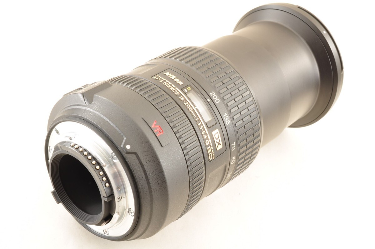 Nikon AF-S DX NIKKOR 18-200mm f/3.5-5.6 G ED VR Zoom Lens *Near