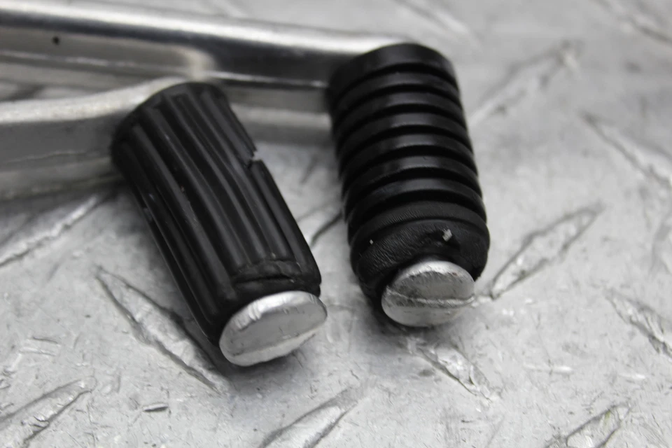 1998 HONDA CBR900RR COMPLETE SHIFTER W/ BRAKE PEDAL 24720-MCJ-000 - Image 2 of 4