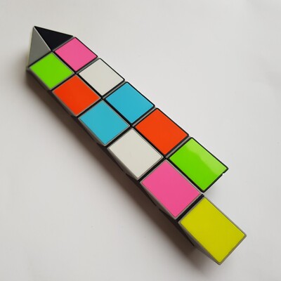 Magische Schlange Würfel Twist Form Puzzle klassischer Problemlöser Farben Yuxin