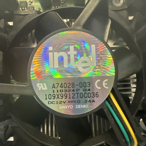 Intel server board s875wp1-e with Pent 4, DDR ram, I/O shield and Sata cables - Zdjęcie 5 z 9