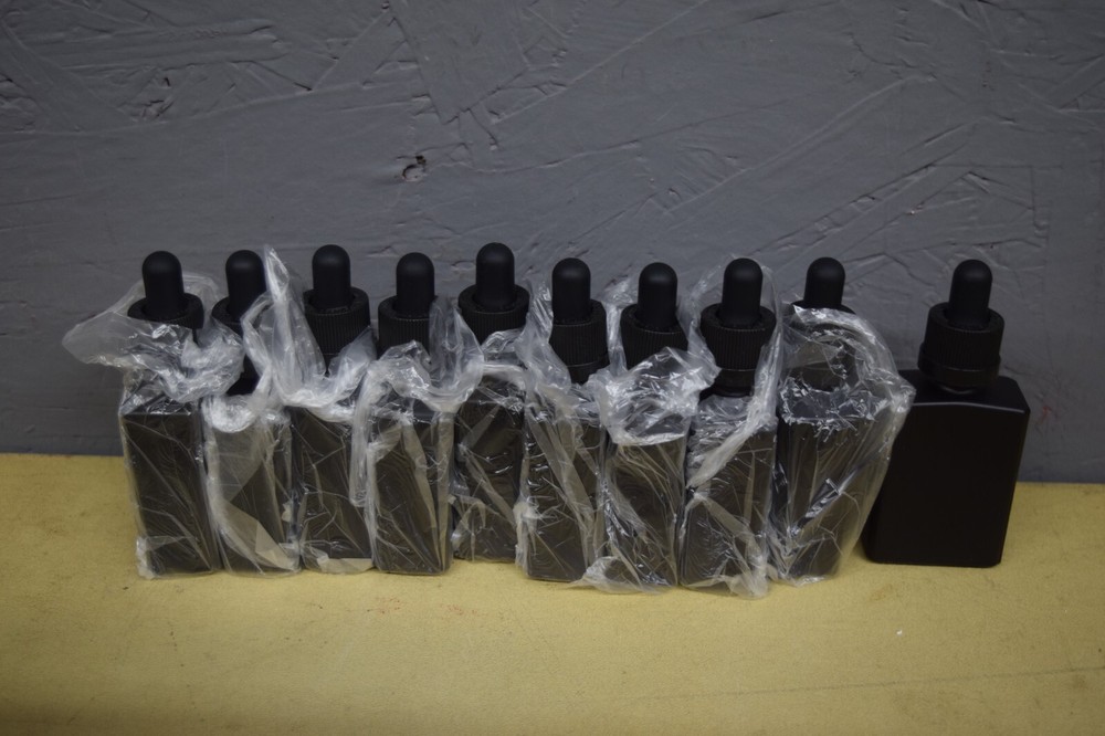 Black Frosted Glass Square Bottles with Dropper 30 ml lot of 120