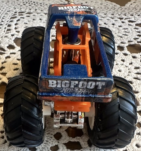 Hot Wheels Monster Jam Bigfoot Monster Truck 1:64 2021 - Picture 4 of 10