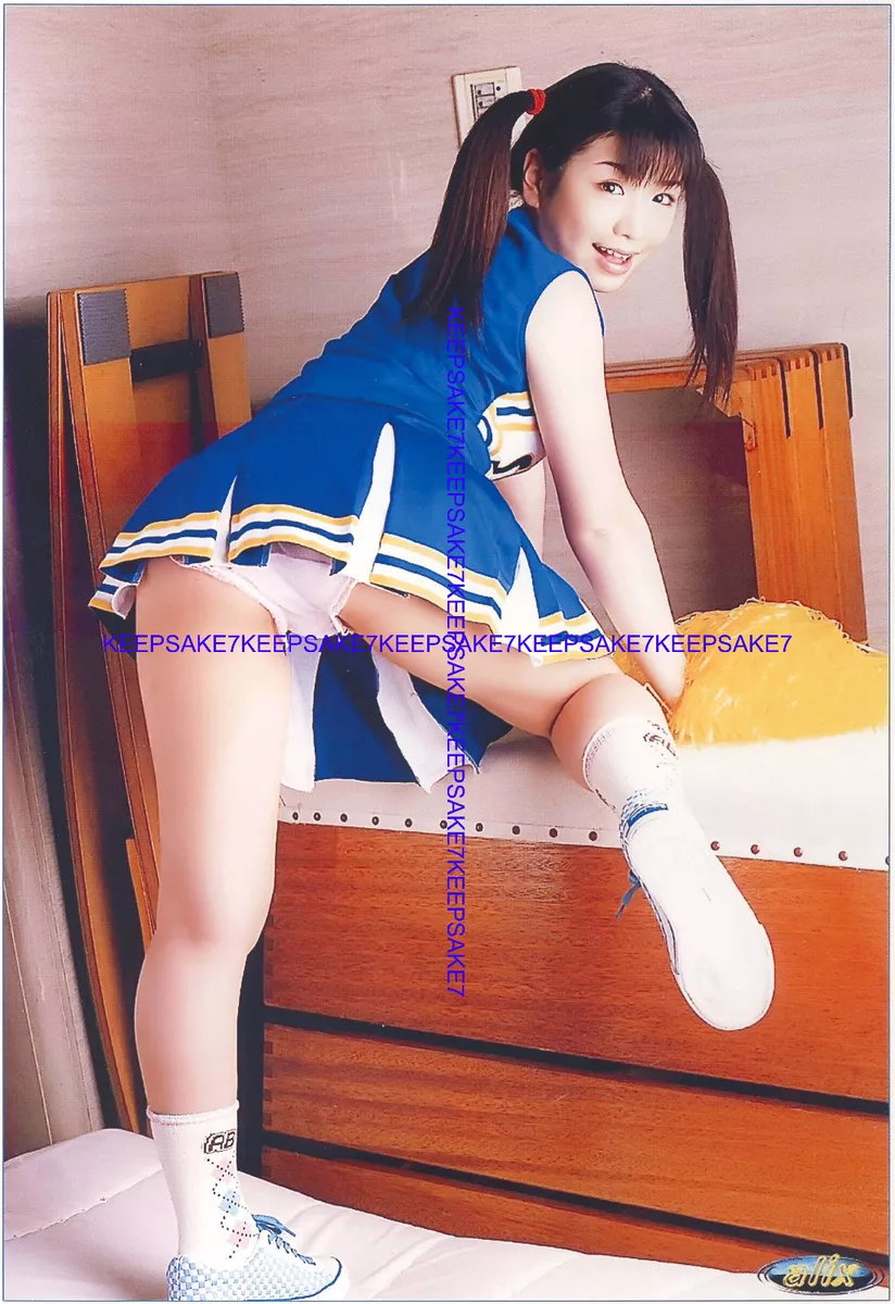 CUTE JAPANESE GIRL CHEERLEADER REAR VIEW PANTIES LEGS LARGE COLOR PHOTO JA 7