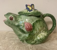 Ceramic Beautiful Teapot Green Frog  Shape Bu...