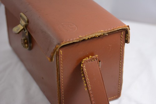 PAILLARD BOLEX 8MM MOVIE CAMERA CASE (NEEDS SOME REPAIR) - Picture 3 of 7