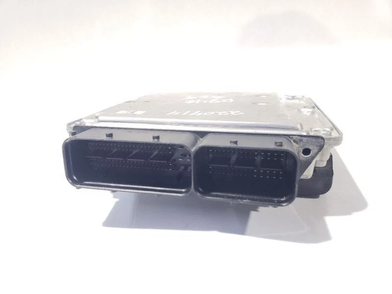 ECM Electronic Control Module PN 8k2907115ad OEM 2011 Audi A5 - Image 4 of 4