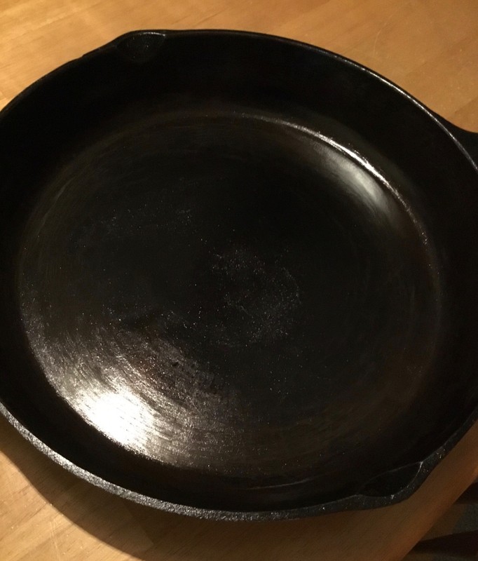 Vintage Unmarked Cast Iron Skillet 13 7/16 Inch Frying Pan with Heat Ring No 12