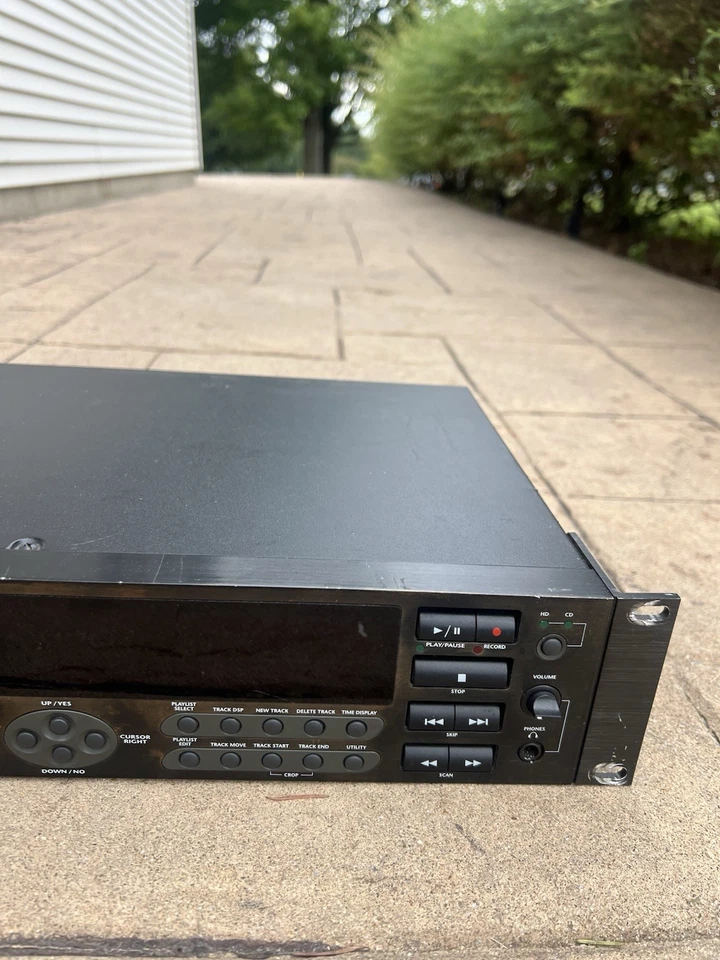 Alesis Masterlink ML-9600 Disk Recorder Damaged For Parts As-is - Image 3 of 4