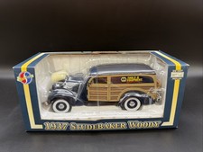 NAPA 1/24 1937 Studebaker Woody V01 